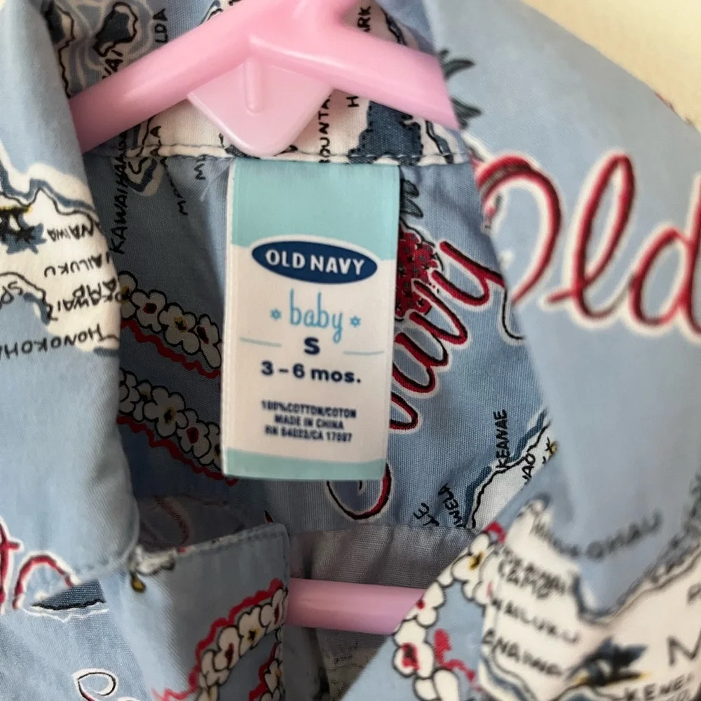 Vintage Boys Old Navy Hawaiian themed shirt short sleeve button down shirt 3-6m